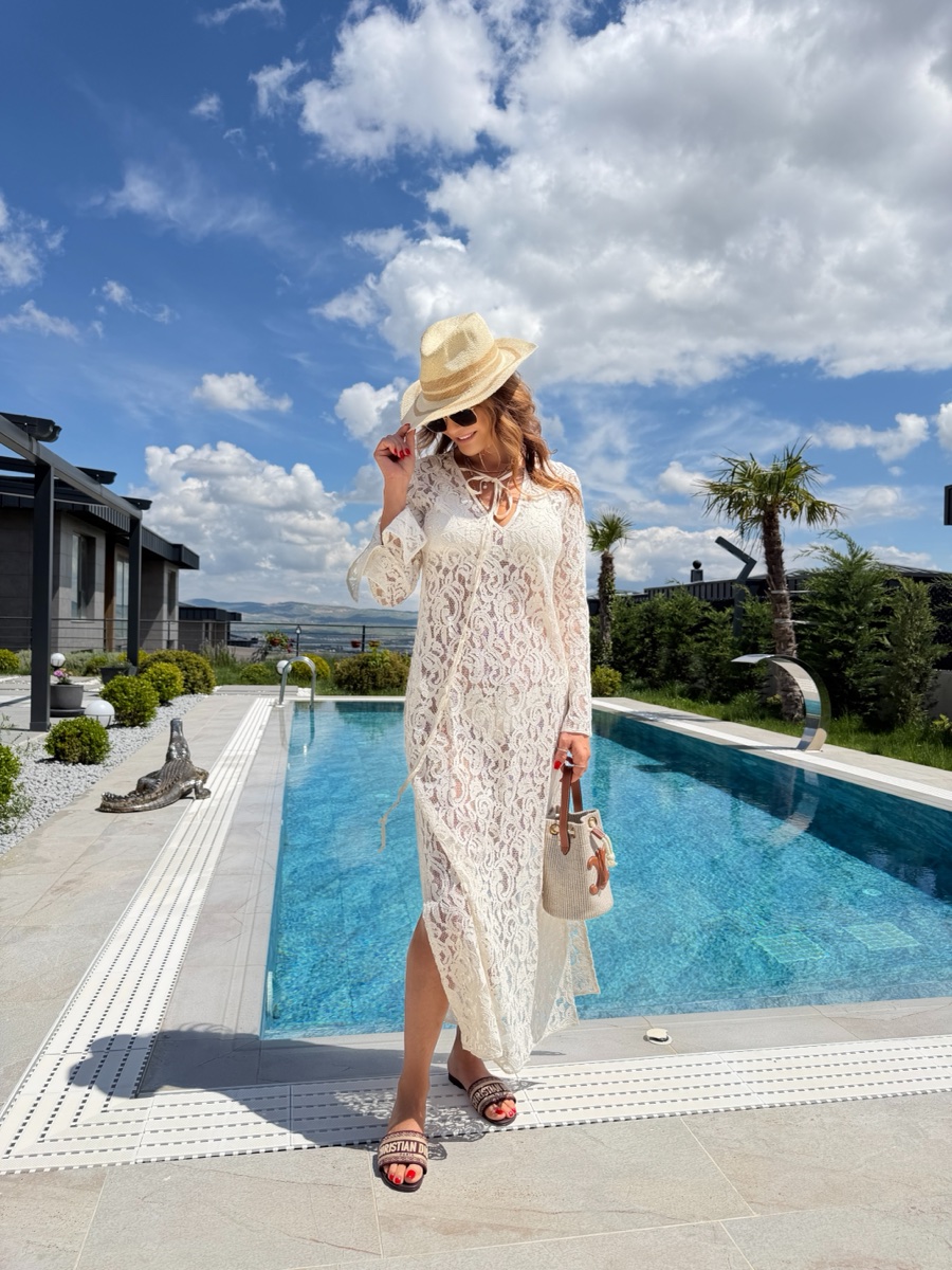 Paula Cream, view 1